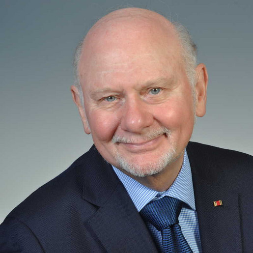 Prof. Franz Josef Düwell Ein Portrait von einem Mann