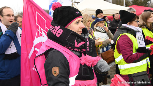 Demonstrantin bei Protestaktion in Göttingen Demonstrantin bei Protestaktion in Göttingen