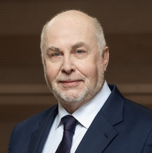 Ulrich Silberbach Ein Portrait von einem weißem Mann (Ulrich Silberbach)