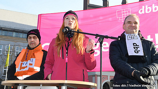 Karoline Herrmann auf der Demo in Rostock