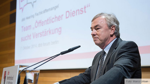 Klaus Dauderstädt beim dbb Hearing Fachkräftemangel