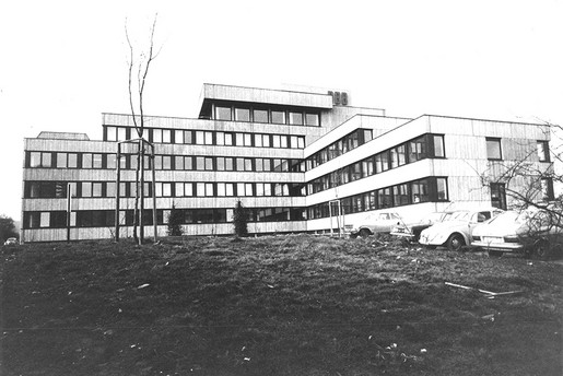 Bundesgeschäftsstelle des DBB in Bonn - Bad Godesberg Die neue Bundesgeschäftsstelle des DBB im Dreizehnmorgenweg in Bonn - Bad Godesberg