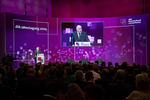 Ulrich Silberbach spricht auf der Jahrestagung 2024