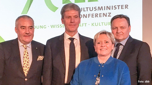 Spaenle, Holter, Eisenmann und Böhm Der Bayerische Bildungsminister Ludwig Spaenle, KMK-Präsident Helmut Holter, die Baden-Württembergische Kultusministerin Susanne Eisenmann und Jürgen Böhm (von links)