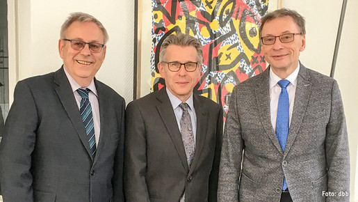 Horst Günther Klitzing (r.) und Klaus-Dieter Schulze (l.) beim Treffen mit Uwe Lübking vom Deutschen Städte- und Gemeindebund