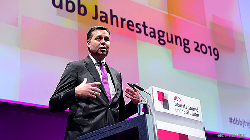 Stephan Mayer, Staatssekretär im BMI auf der dbb Jahrestagung