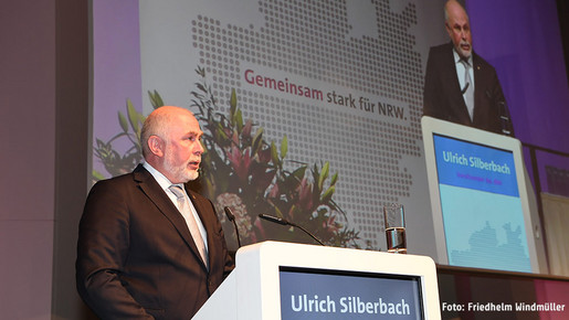 Ulrich Silberbach auf dem Gewerkschaftstag des DBB NRW Ulrich Silberbach auf dem Gewerkschaftstag des DBB NRW