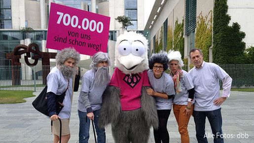 dbbj Protestaktion vor dem Bundeskanzleramt dbbj Protestaktion vor dem Bundeskanzleramt