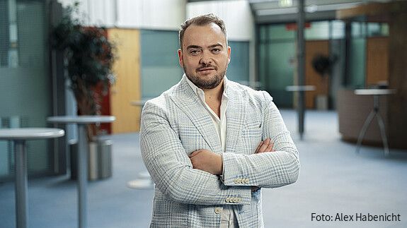 Foto zum Thema "Tarifeinigung": Zu sehen ist Matthäus Fandrejewski, Vorsitzender der dbb jugend.