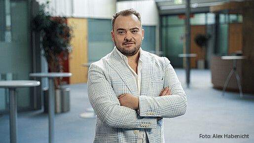 Fandrejewski: „Tarifeinigung trägt klare Jugendhandschrift“ Foto zum Thema "Tarifeinigung": Zu sehen ist Matthäus Fandrejewski, Vorsitzender der dbb jugend.