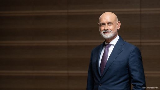 Das Foto zeigt Volker Geyer, Bundesvorsitzenden des dbb.