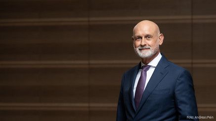 Das Foto zeigt dbb-Chef Volker Geyer.