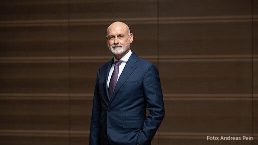 Das Foto zeigt Volker Geyer, Bundesvorsitzender des dbb.