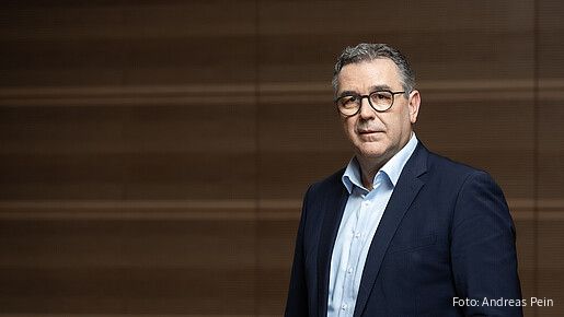 Das Foto zeigt Andreas Hemsing, dbb-Vize