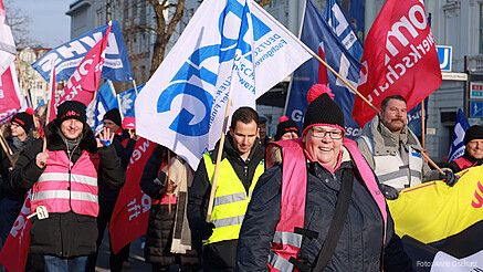Das Foto zeigt Beschäftigte des öffentlichen Dienstes auf der Demo in Hamburg am 26.1.2026.