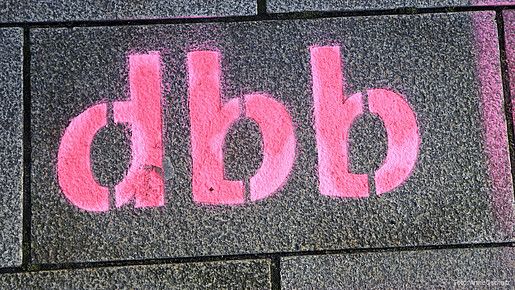 Das Foto zeigt den Schriftzug "dbb".