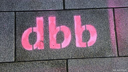 Das Foto zeigt den Schriftzug "dbb".