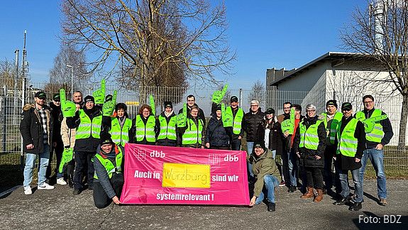 Beschäftigte des Zollamts Dettelbach-Mainfrankenpark und der FKS Würzburg
