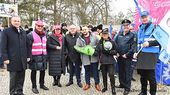 Auftakt zur Einkommensrunde Bund und Kommunen 2023