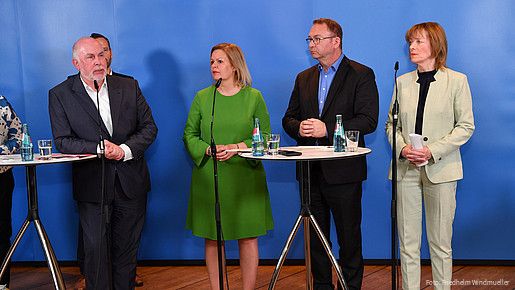 Einkommensrunde Bund und Kommunen 2023: Pressekonferenz zum Tarifabschluss