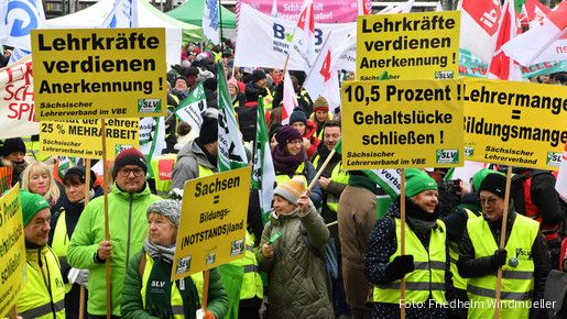 06.12.2023, Jahr > 2023, Ort > Europa > Deutschland > Sachsen > Dresden, Einkommensrunde 2023