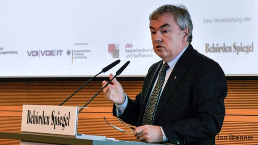 Klaus Dauderstädt beim Demografie-Kongress