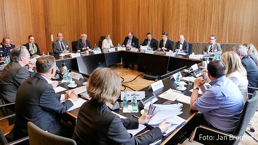 7. Besoldungsänderungsgesetz im Bund 7. Besoldungsänderungsgesetz im Bund