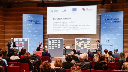 Bild der Bühne des 32. Europäischen Abends