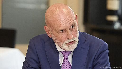 Geyer: „Unsinn wird durch ständige Wiederholung nicht zu sinnvoller Politik“ Das Foto zeigt Volker Geyer, den Bundesvorsitzendes des dbb