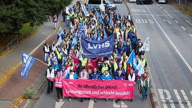 Hamburg: Warnstreik und Demo der Landesbeschäftigten