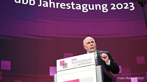 dbb Chef Ulrich Silberbach bei der dbb Jahrestagung in Köln