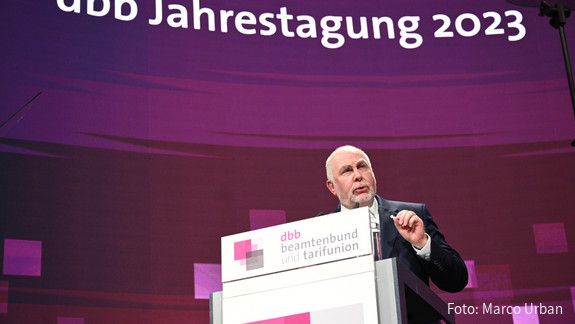 dbb Chef Ulrich Silberbach bei der dbb Jahrestagung in Köln