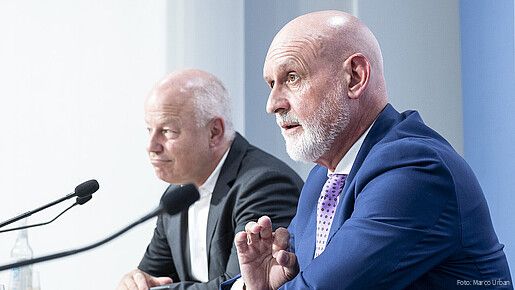 Das Foto zeigt Volker Geyer, Bundesvorsitzender des dbb