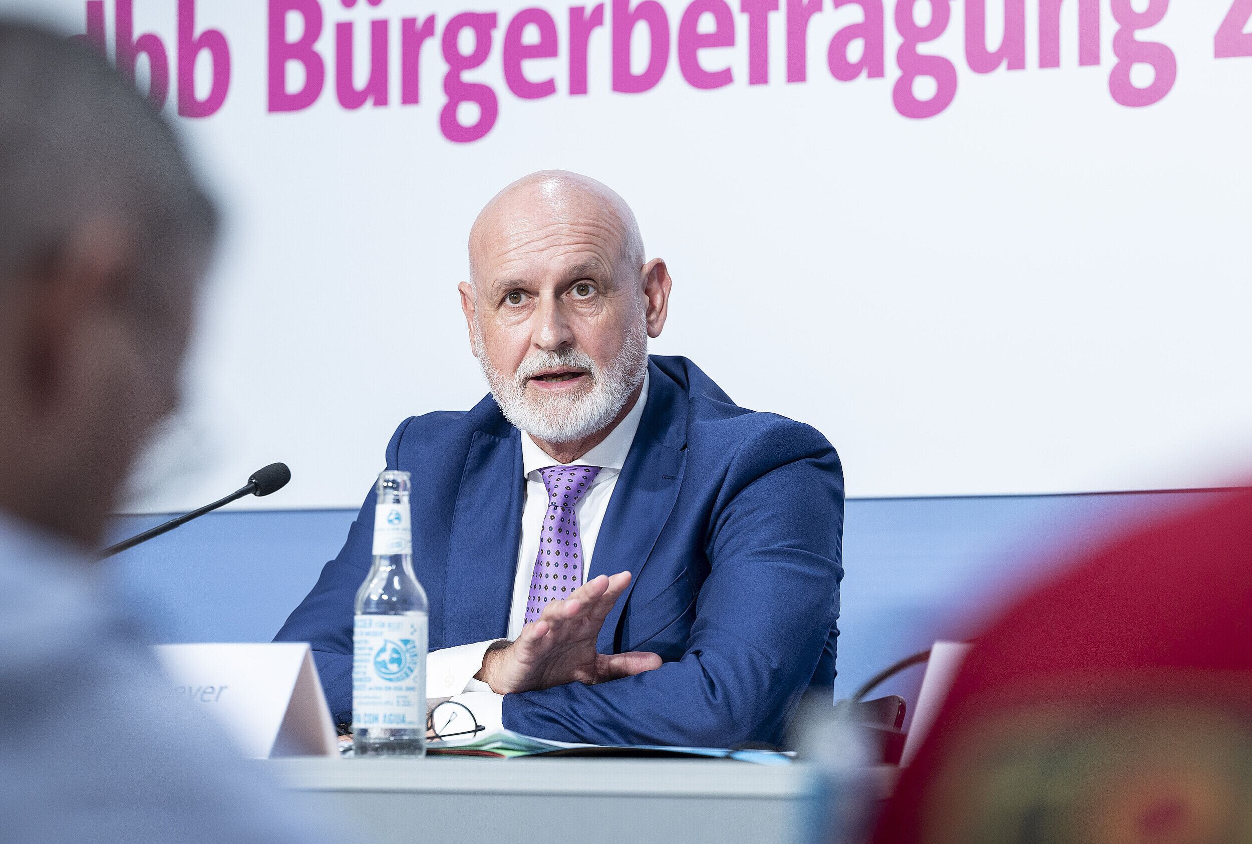 Vertrauen in den Staat weiter im Sinkflug –  Regierung muss handeln