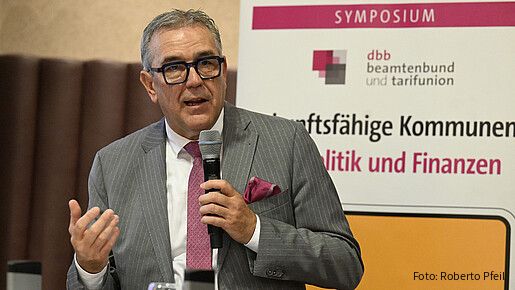 Das Foto zeigt dbb-Vize Andreas Hemsing.