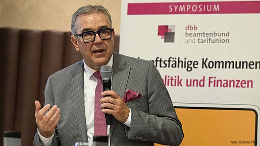Das Foto zeigt dbb-Vize Andreas Hemsing.