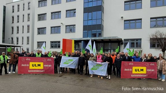 Einkommensrunde Bund und Kommunen 2023: Aktion in Ulm