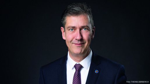 Zu sehen ist Christian Schuchhardt, Hauptgeschäftsführer des Deutschen Städtetages.