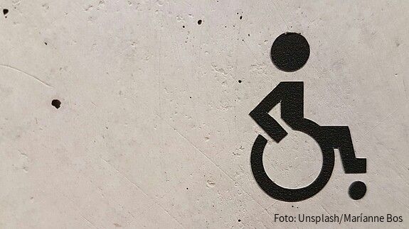 Das Foto zeigt ein Rollstuhlfahrer-Symbol.