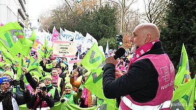 Über 16.000 demonstrieren in Düsseldorf – Geyer mahnt Länder: „Der Countdown läuft!“