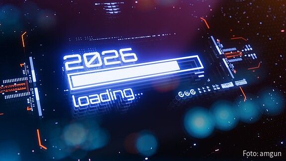 Neuer Fortschrittsbalken für das Jahr 2026 auf digitalem LCD-Display mit Reflexion.