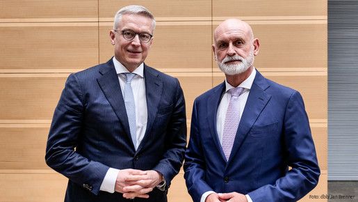 Das Foto zeigt Digitalminister Karsten Wildberger (links) und dbb-Chef Volker Geyer.