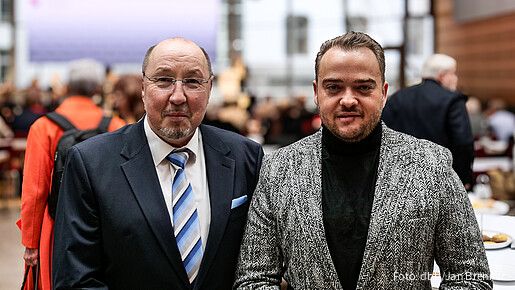 Neuer Fachvorstand Beamtenpolitik: Auf gute Zusammenarbeit! Das Foto zeigt Matthäus Fandrejewski und Heini Schmitt.