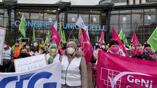 Demonstrierende Landesbeschäftigte in Celle