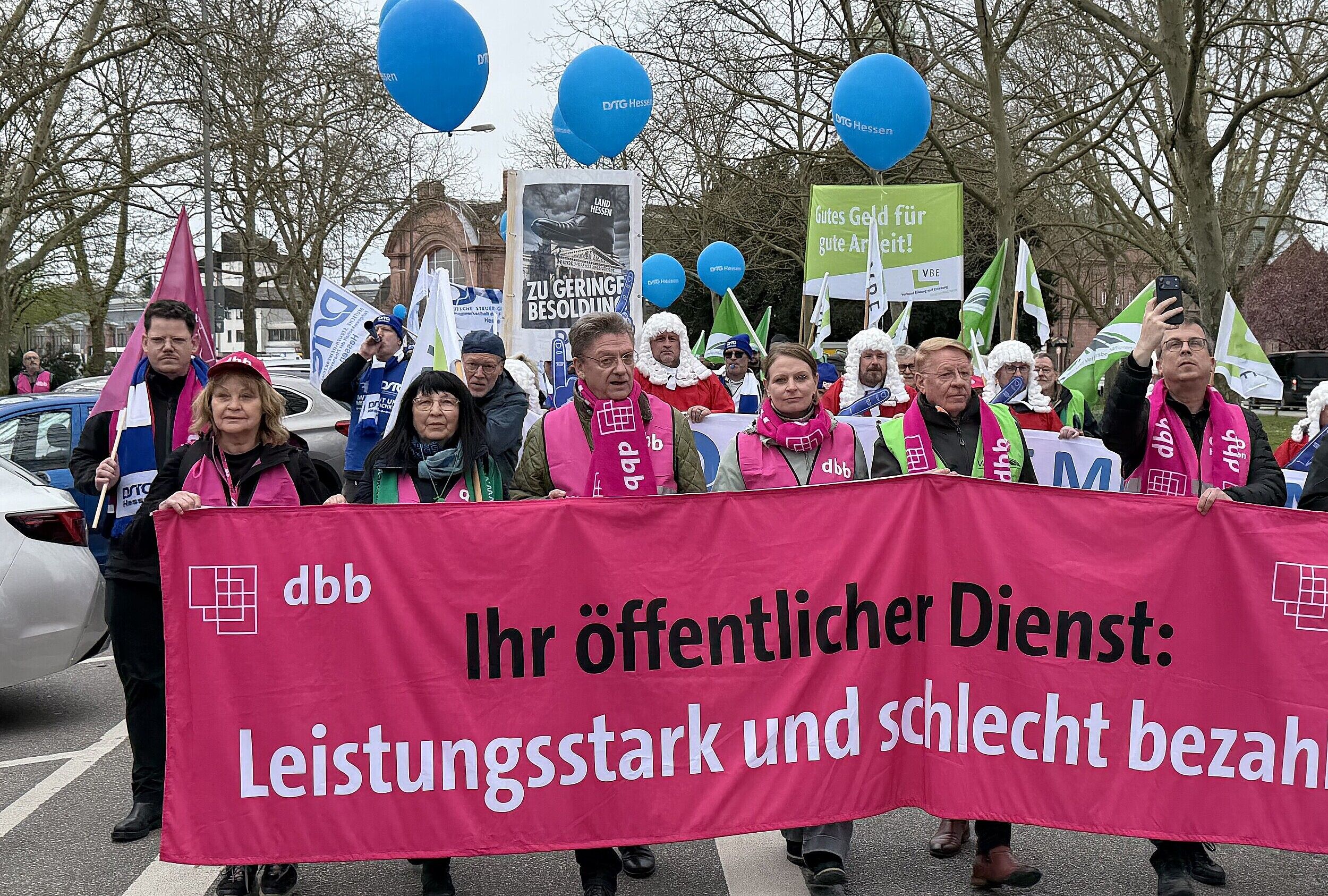 Hessen: Verhandlungen gestartet – 1.000 Beschäftigte demonstrieren