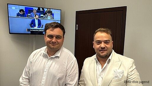 dbb jugend fordert mehr Wertschätzung fürs Ehrenamt Das Foto zeigt Jan Krampe und Matthäus Fandrejewski.