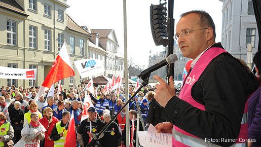 Demonstranten in Schwerin fordern Respekt